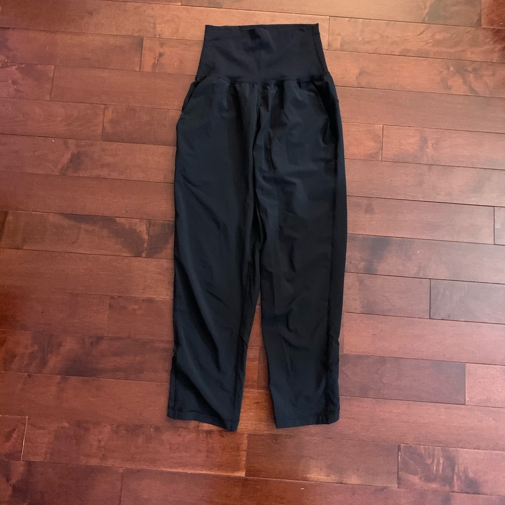 LULULEMON Cropped Yoga Pants